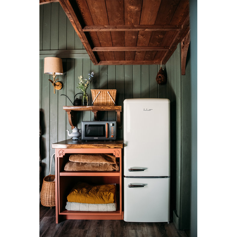 Chambers Retro 22" 7 Cubic Feet Energy Star SmudgeResistant Bottom